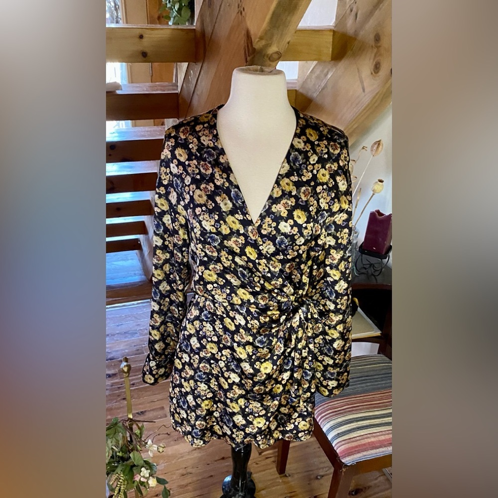 Zara Silk-like Wrap Side Tie Top Size Small NWT